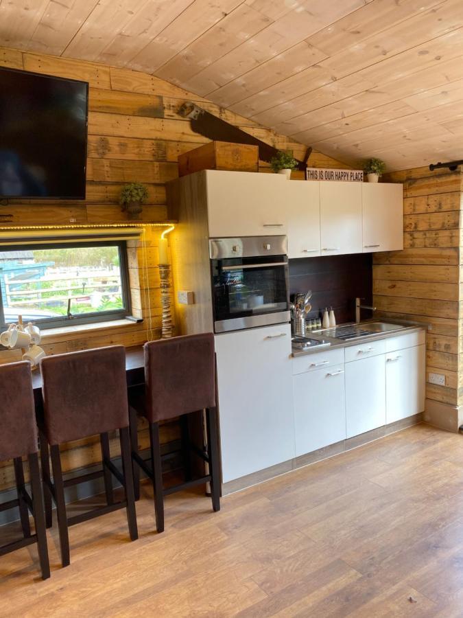 Willow Court Farm Studio East & Petting Farm, 8 Mins To Legoland & Windsor, 15 Mins To Lapland Uk Kültér fotó