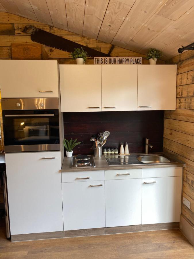 Willow Court Farm Studio East & Petting Farm, 8 Mins To Legoland & Windsor, 15 Mins To Lapland Uk Kültér fotó